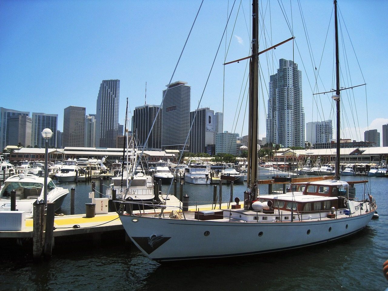 Sailing yacht moored in front of the Miami skyline